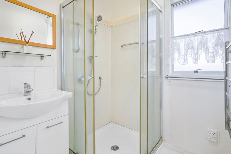 Photo of property in 87a Edmonton Road, Henderson, Auckland, 0612