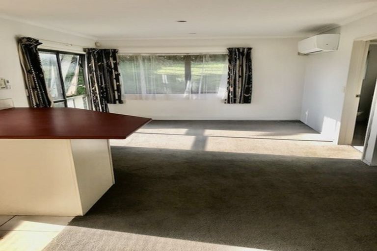 Photo of property in 51 De Havilland Drive, Goodwood Heights, Auckland, 2105