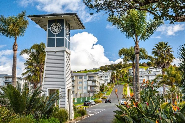 Photo of property in 6 Sunshine Terrace, Orewa, 0931