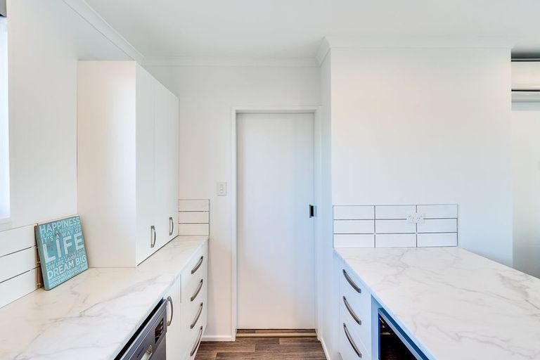 Photo of property in 11 Chester Street, Taradale, Napier, 4112