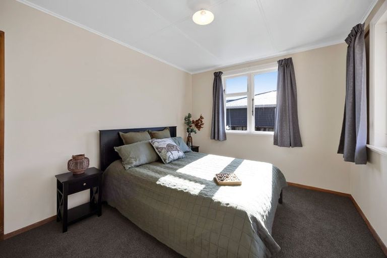 Photo of property in 20 Pukatea Street, Inglewood, 4330