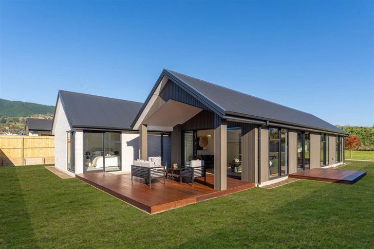 Photo of property in 34 Greenway Crescent, Hope, Richmond, 7020