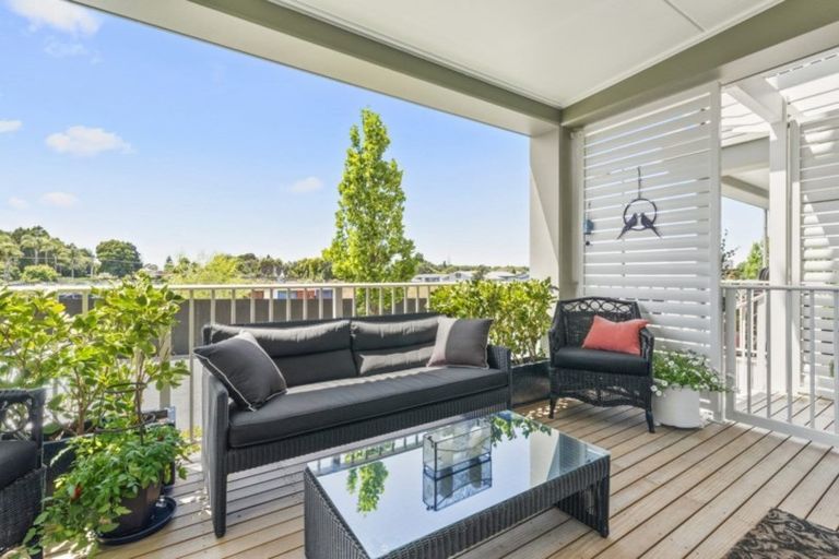 Photo of property in 6 Rewa Rewa Lane, Orewa, 0931