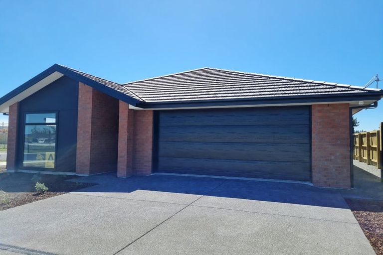 Photo of property in 40 Eileen Way, Rolleston, 7615
