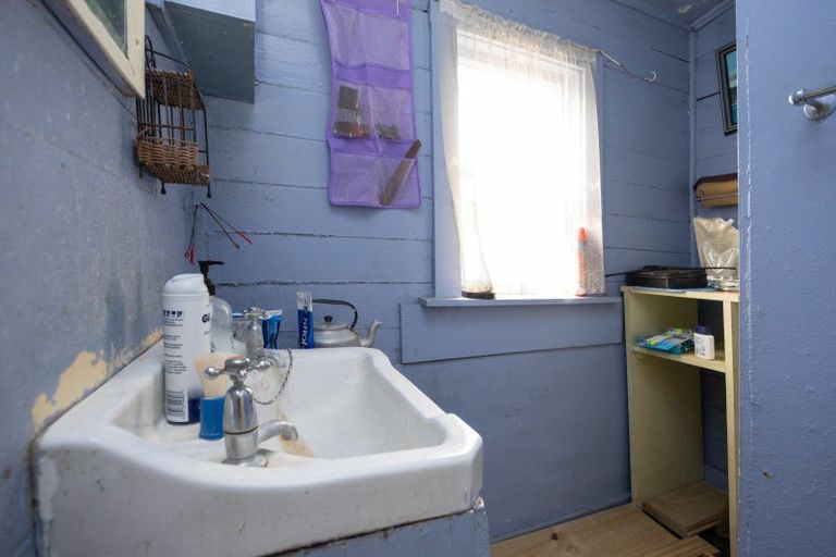Photo of property in 1 Ranfurly Street, Palmerston North, 4410