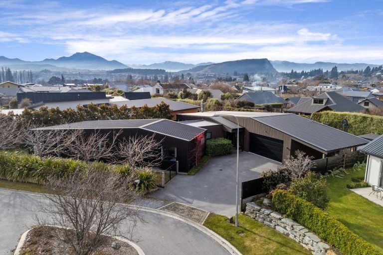 Photo of property in 13 Eden Close, Wanaka, 9305