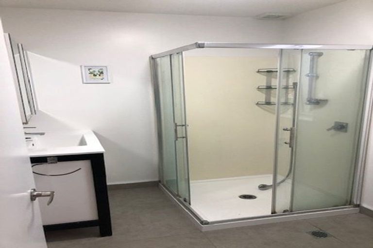 Photo of property in 10 Kopiko Way, Brooklyn, Wellington, 6021