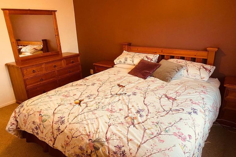 Photo of property in 11 Te Kiteroa Grove, Churton Park, Wellington, 6037