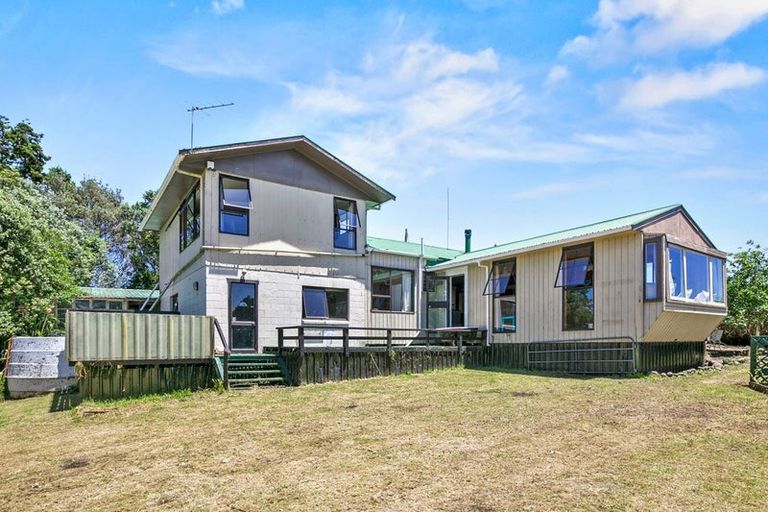 Photo of property in 1939 South Road, Pitone, New Plymouth, 4374