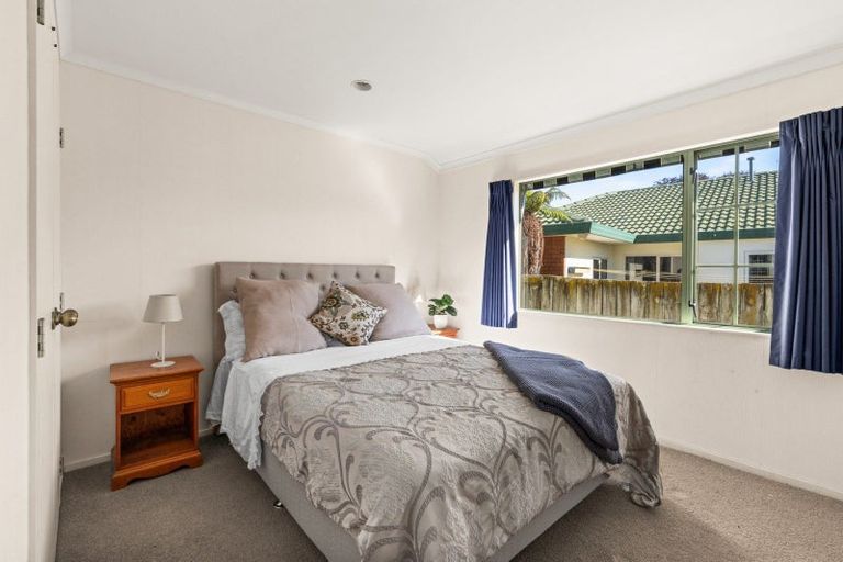 Photo of property in 19 Kingsgate Avenue, Havelock North, 4130