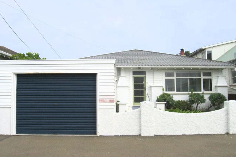 Photo of property in 12 Resolution Street, Lyall Bay, Wellington, 6022
