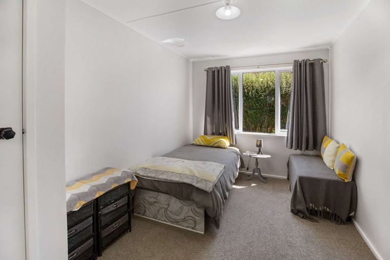 Photo of property in 27 Essex Street, Stratford, 4332