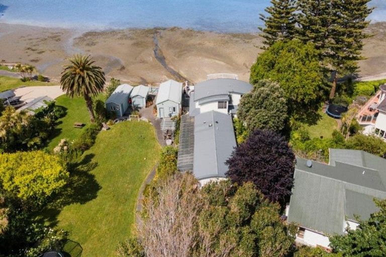 Photo of property in 85 Paremata Road, Paremata, Porirua, 5024