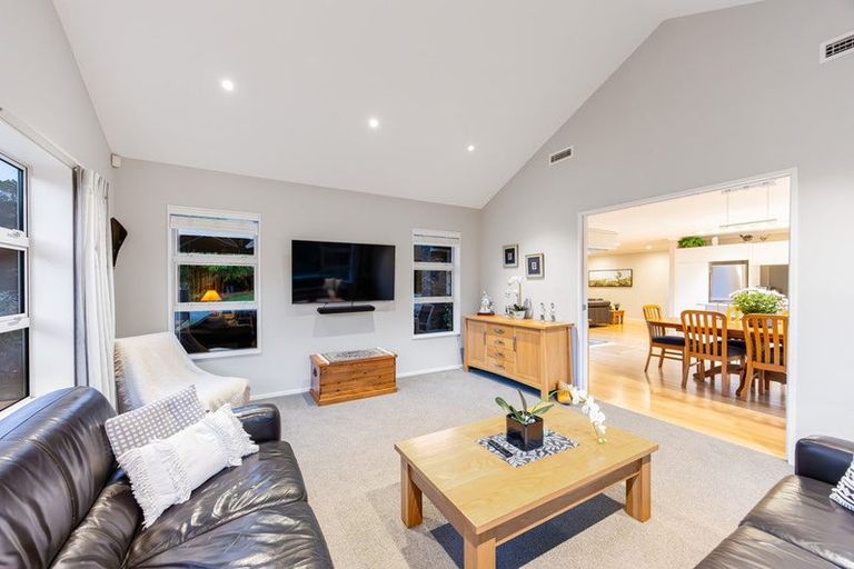 Photo of property in 343 Glenvar Road, Long Bay, Auckland, 0630