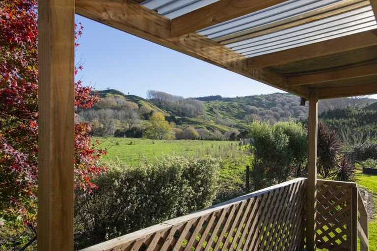 Photo of property in 911 Kanakanaia Road, Whatatutu, Te Karaka, 4091
