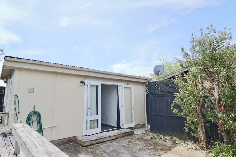 Photo of property in 9 Rewa Street, New Lynn, Auckland, 0600