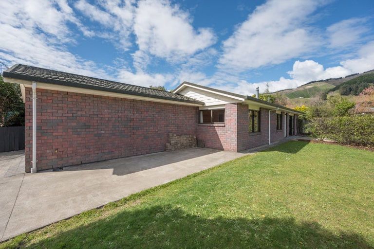 Photo of property in 2 Lingfield Place, Richmond, 7020