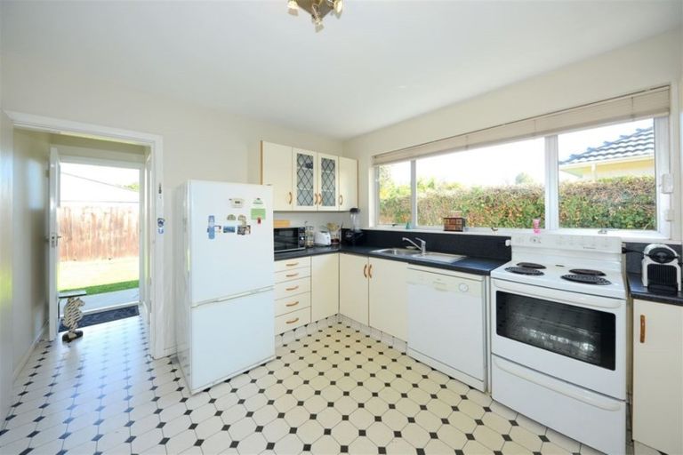 Photo of property in 18 Pahau Place, Cracroft, Christchurch, 8025