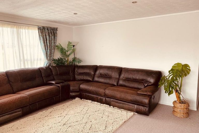 Photo of property in 11 Te Kiteroa Grove, Churton Park, Wellington, 6037