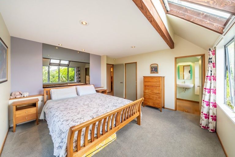 Photo of property in 1 Roys Road, Plimmerton, Porirua, 5026