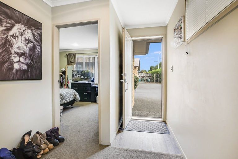 Photo of property in 114u1 Old Farm Road, Hamilton East, Hamilton, 3216