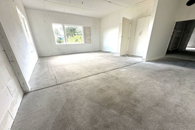 Photo of property in 305 Don Buck Road, Massey, Auckland, 0614