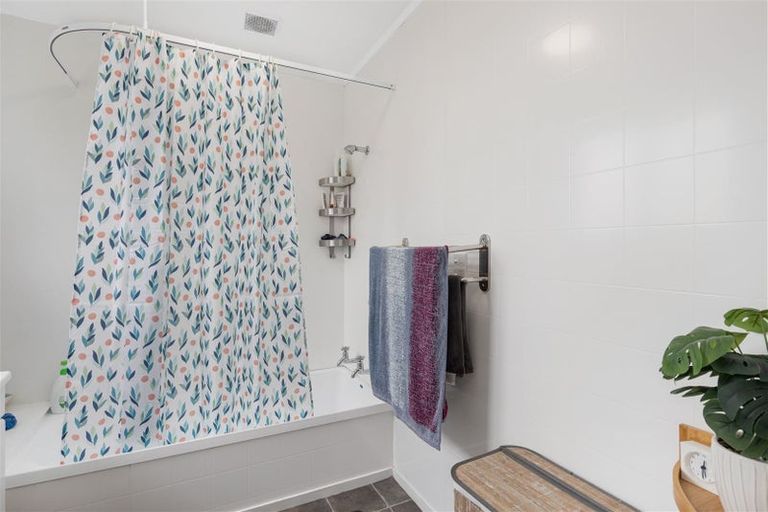 Photo of property in 156a Broderick Road, Johnsonville, Wellington, 6037