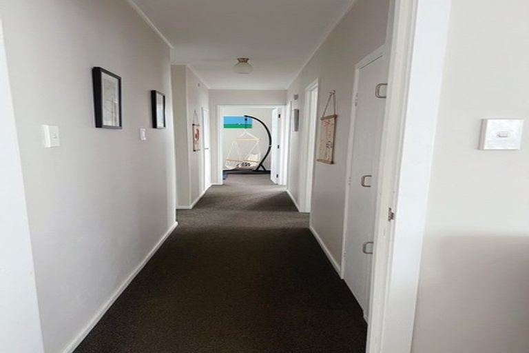 Photo of property in 33 Helena Street, Massey, Auckland, 0614