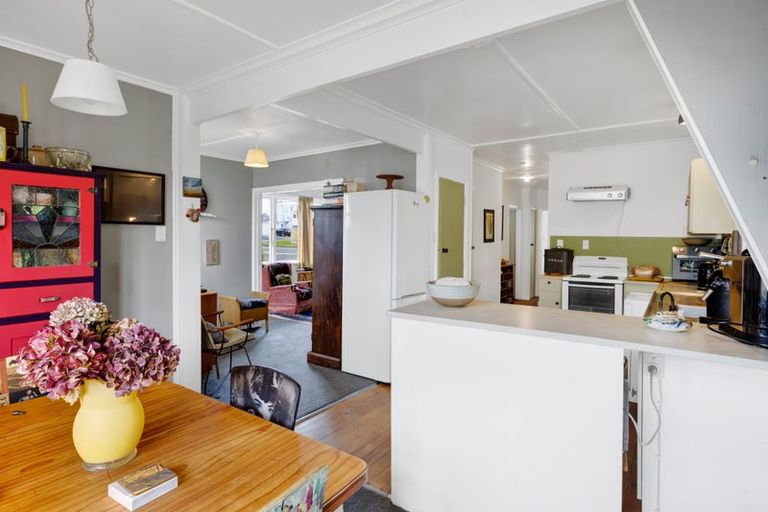 Photo of property in 30 Leicester Street, Patea, 4520