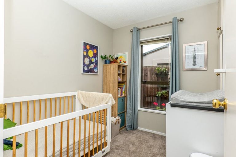 Photo of property in 28 Staveley Street, Avonhead, Christchurch, 8042