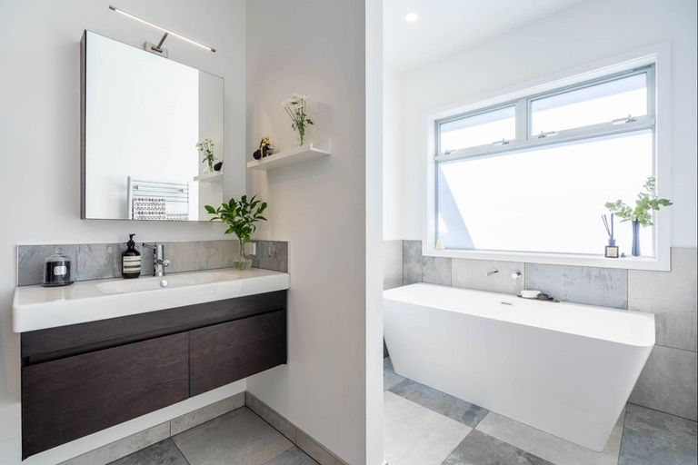 Photo of property in 184-186 Milne Drive, Paraparaumu, 5032