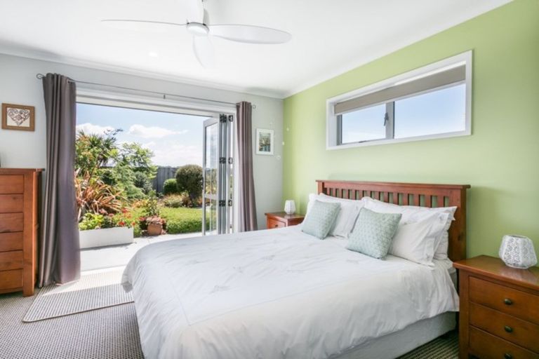 Photo of property in 11 Waitaha Place, Clive, 4102