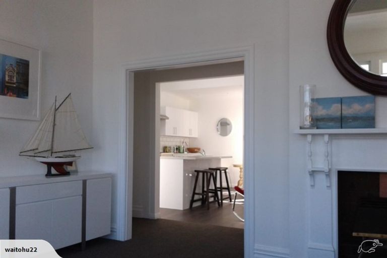 Photo of property in 266 Queens Drive, Lyall Bay, Wellington, 6022