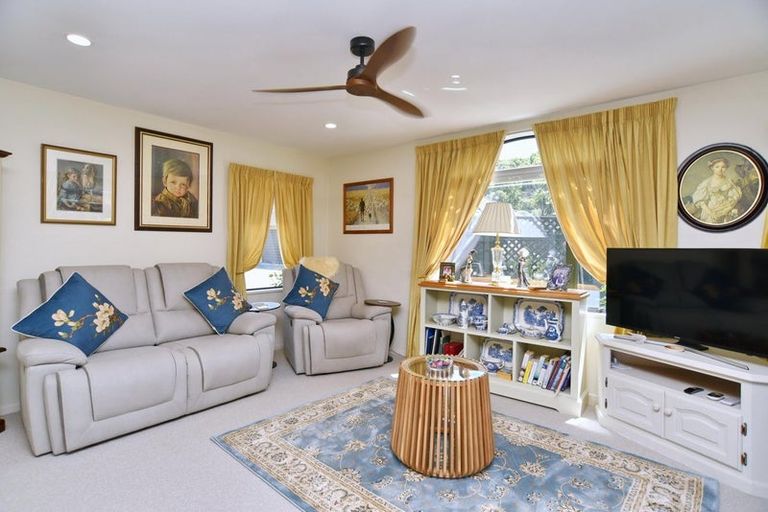 Photo of property in 17f Matawai Close, Rangiora, 7400