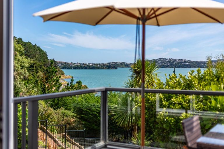 Photo of property in 28 Molyneux Close, Whitby, Porirua, 5024