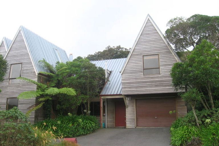 Photo of property in 3 Nadia Grove, Khandallah, Wellington, 6035