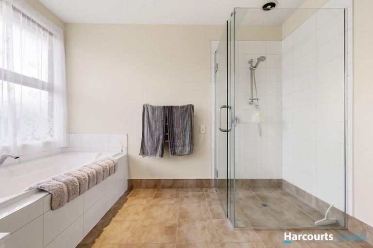 Photo of property in 10a Mere Road, Taupo, 3330