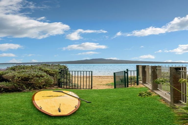 Photo of property in 36 Oxford Terrace, Devonport, Auckland, 0624
