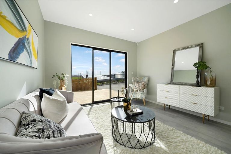 Photo of property in 42 Neretva Avenue, Massey, Auckland, 0614