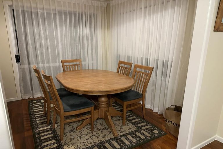 Photo of property in 13 Fairdene Avenue, Henderson, Auckland, 0610