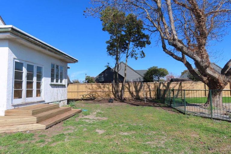 Photo of property in 76 Aorangi Road, Bryndwr, Christchurch, 8053