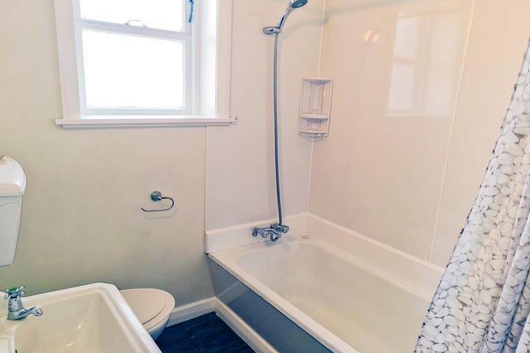 Photo of property in 9 Harlech Street, Oamaru North, Oamaru, 9400