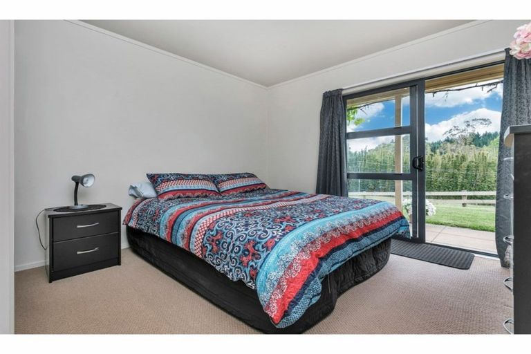 Photo of property in 11 Pineview Lane, Helensville, 0875