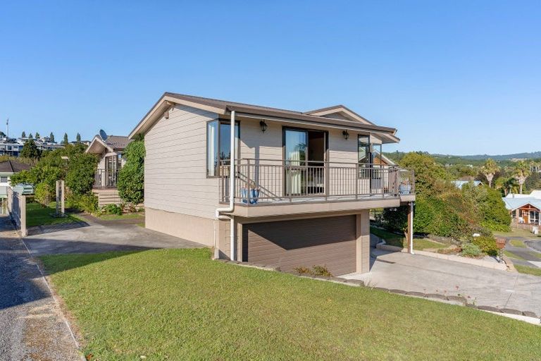 Photo of property in 121 Bruce Wallace Place, Whangamata, 3620