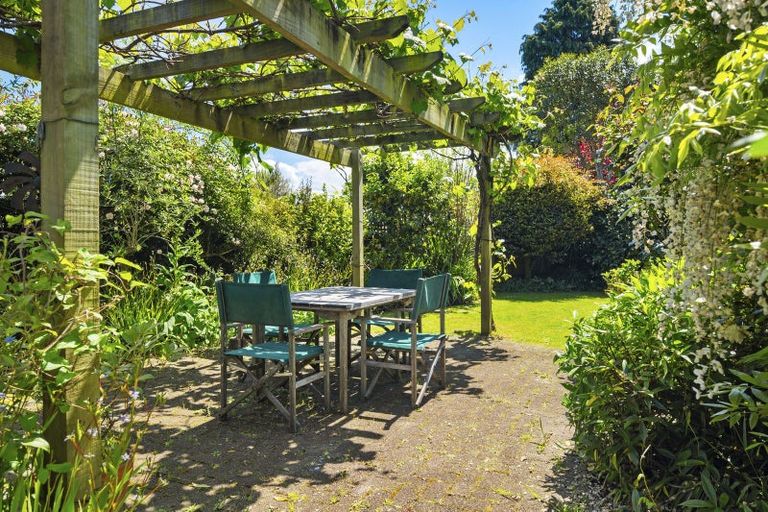 Photo of property in 39b Aquarius Drive, Kawaha Point, Rotorua, 3010