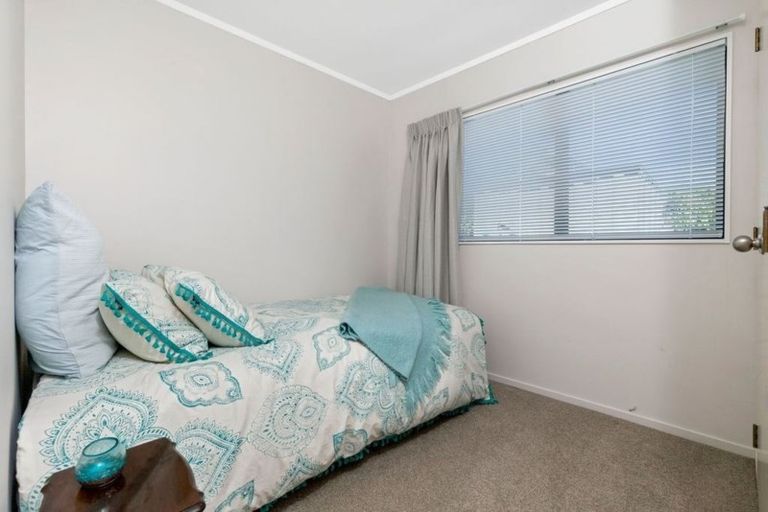 Photo of property in 2/39 Browns Bay Road, Browns Bay, Auckland, 0630