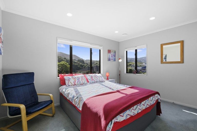 Photo of property in 17 Garrett Place, Riverstone Terraces, Upper Hutt, 5018