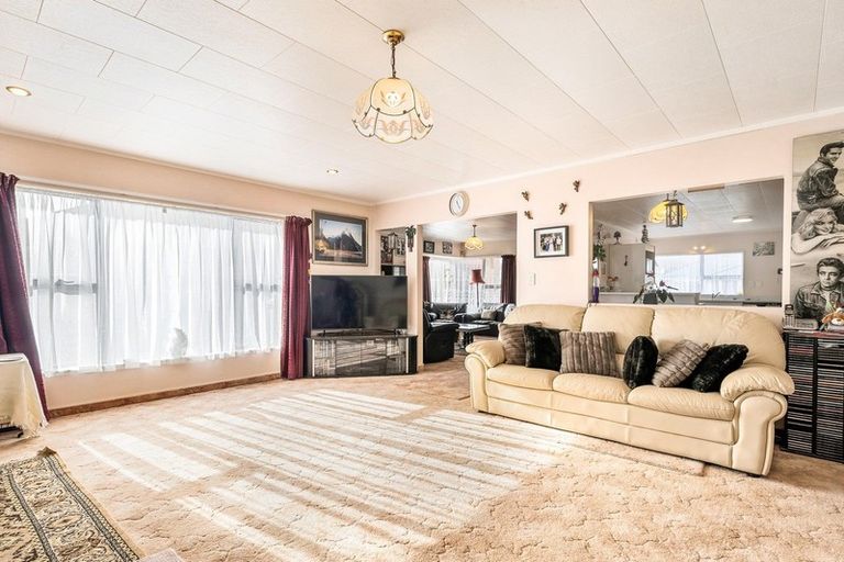 Photo of property in 24 Easton Way, Levin, 5510