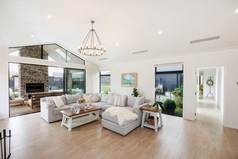 Photo of property in 72 Hartwell Drive, Kelvin Grove, Palmerston North, 4470