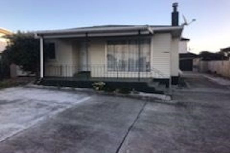 Photo of property in 54 Thomas Road, Mangere, Auckland, 2022